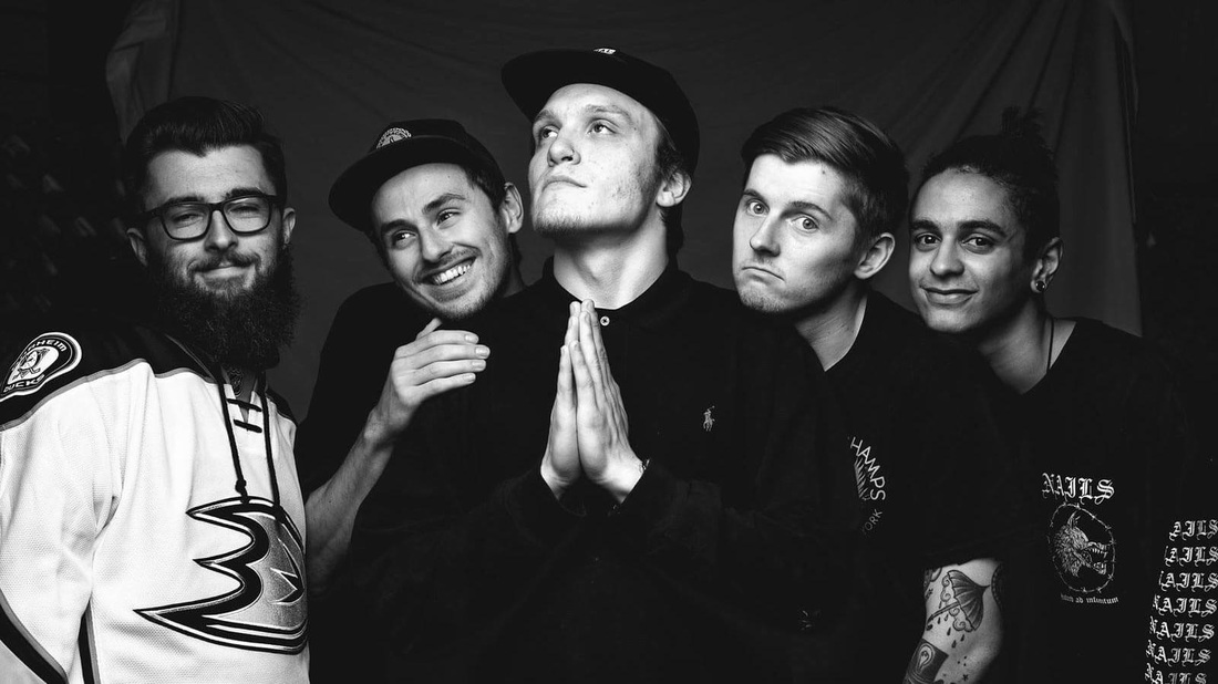 watch-neck-deeps-bassist-cover-blink-182-with-teen-wolf-actor