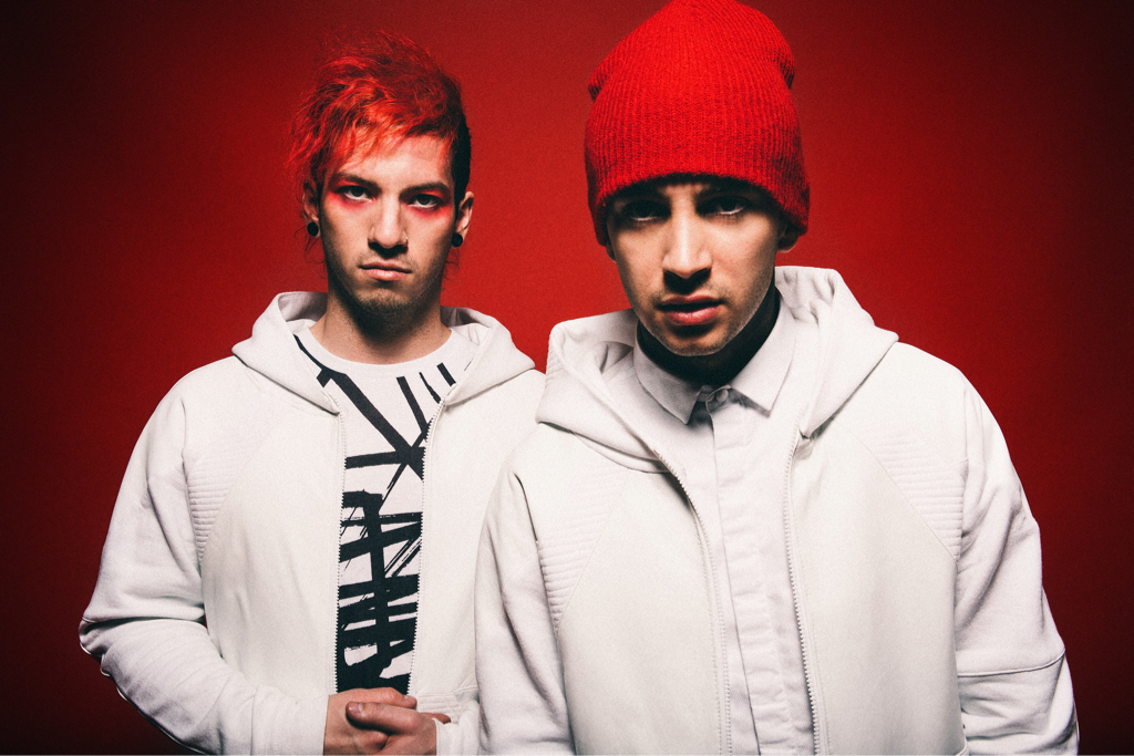 twenty-one-pilots-announce-support-act-emotional-roadshow