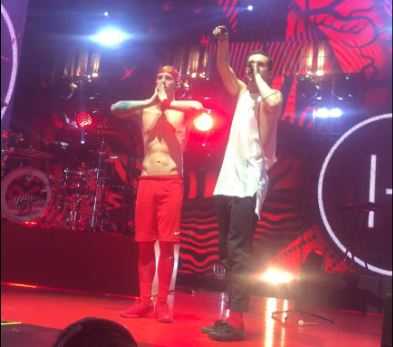 concert-review-fairly-local-twenty-one-pilots-take-the-adelaide-entertainment-centre-by-storm