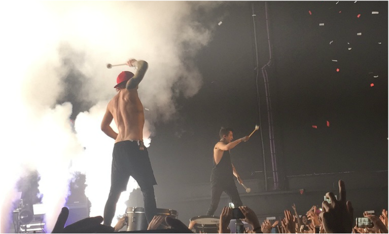 twenty-one-pilots-announce-support-act