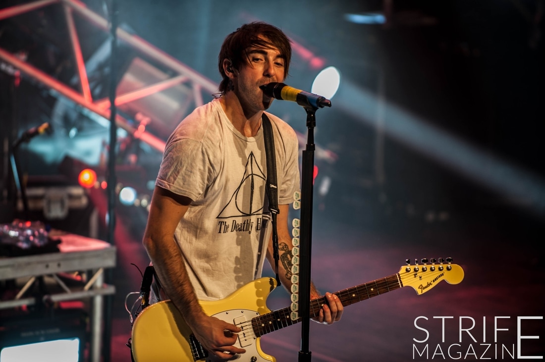 these-celebs-have-admitted-to-be-fans-of-one-of-your-favourite-bands