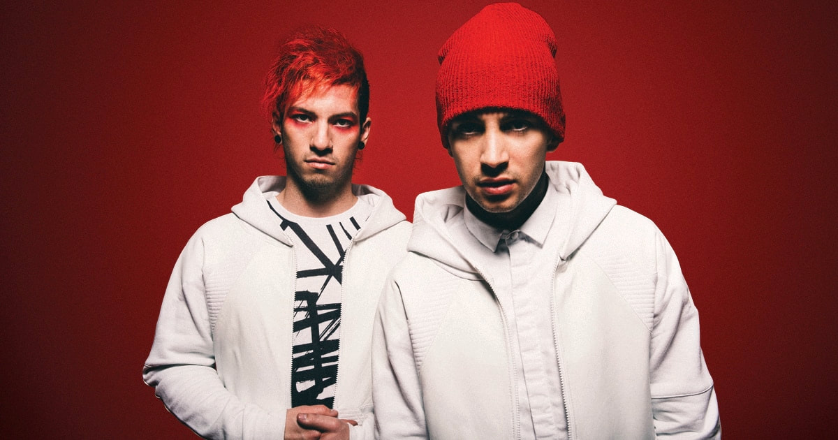 twenty-one-pilots-panic-at-the-disco-are-still-crushing-multiple-charts-in-2017