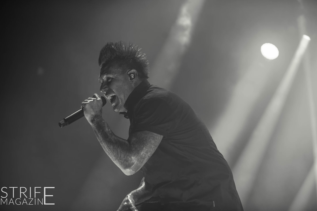 photo-review-papa-roach-take-new-album-crooked-teeth-to-tilburg-for-sold-out-show