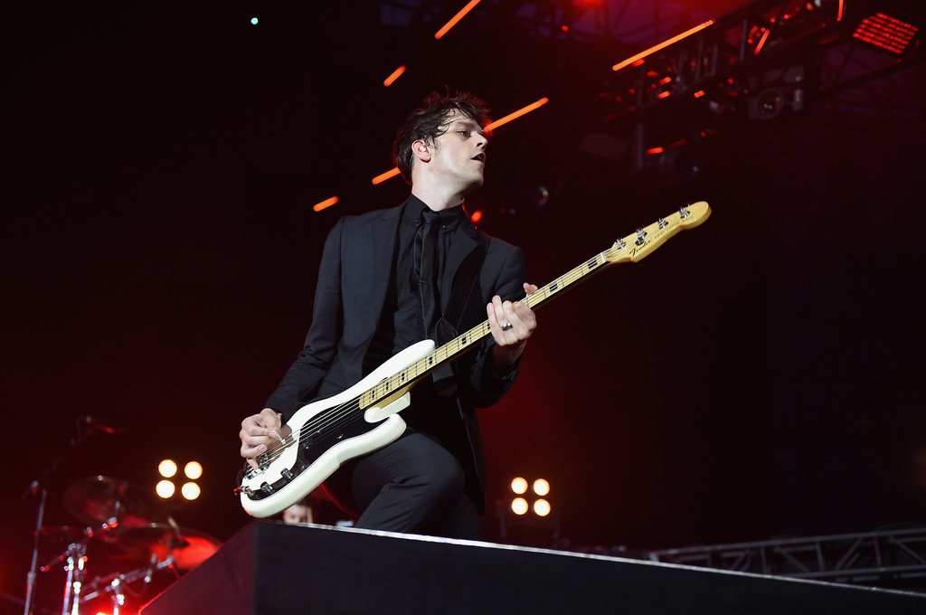 so-whats-exactly-going-on-between-panic-at-the-disco-dallon-weekes