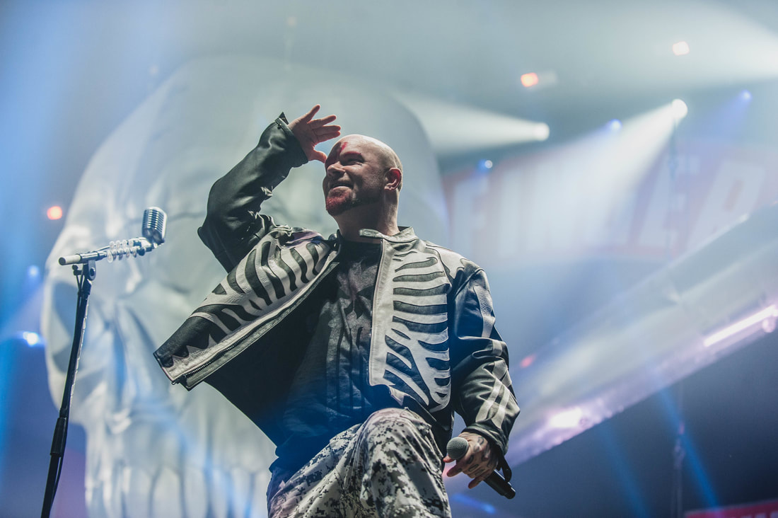 photo-review-five-finger-death-punch-in-flames-and-of-mice-men-amsterdam