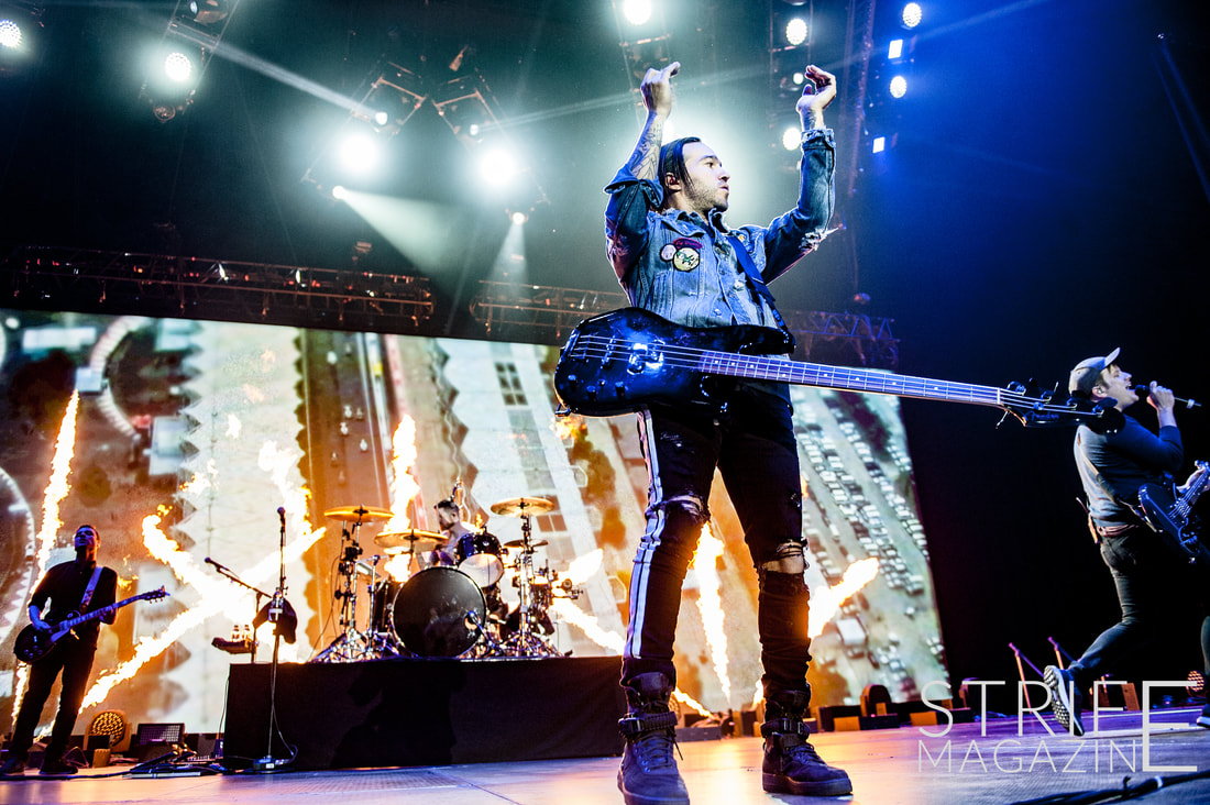 fall-out-boy-bring-pyro-filled-m-a-n-i-a-show-to-packed-afas-live