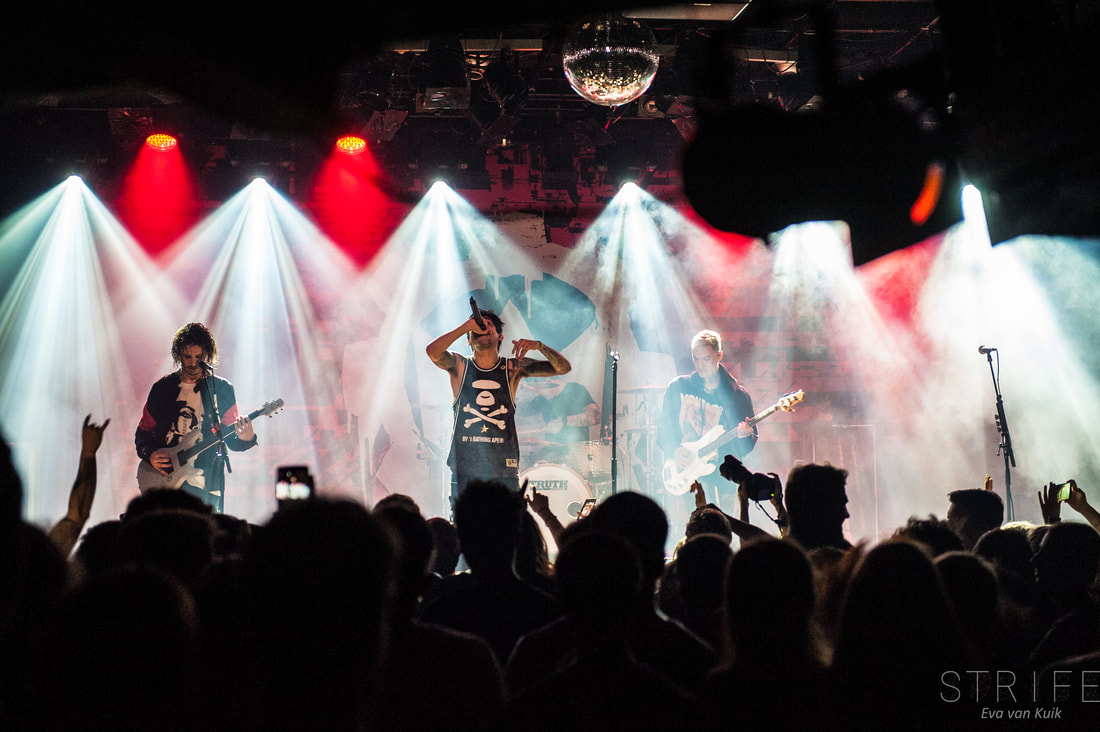 live-review-crown-the-empire-take-amsterdam-by-storm-with-charismatic-live-performance