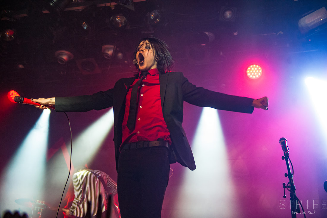 photo-review-as-it-is-trash-boat-holding-absence-amsterdam