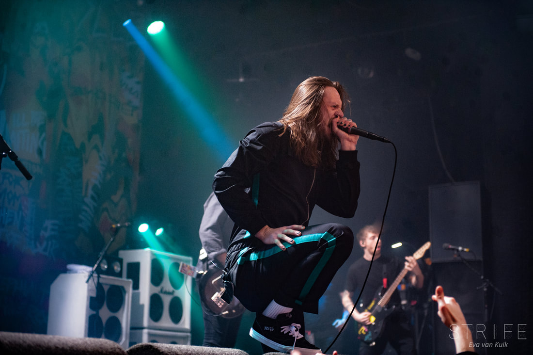 live-review-while-she-sleeps-revive-metalcore-with-exceptional-amsterdam-show